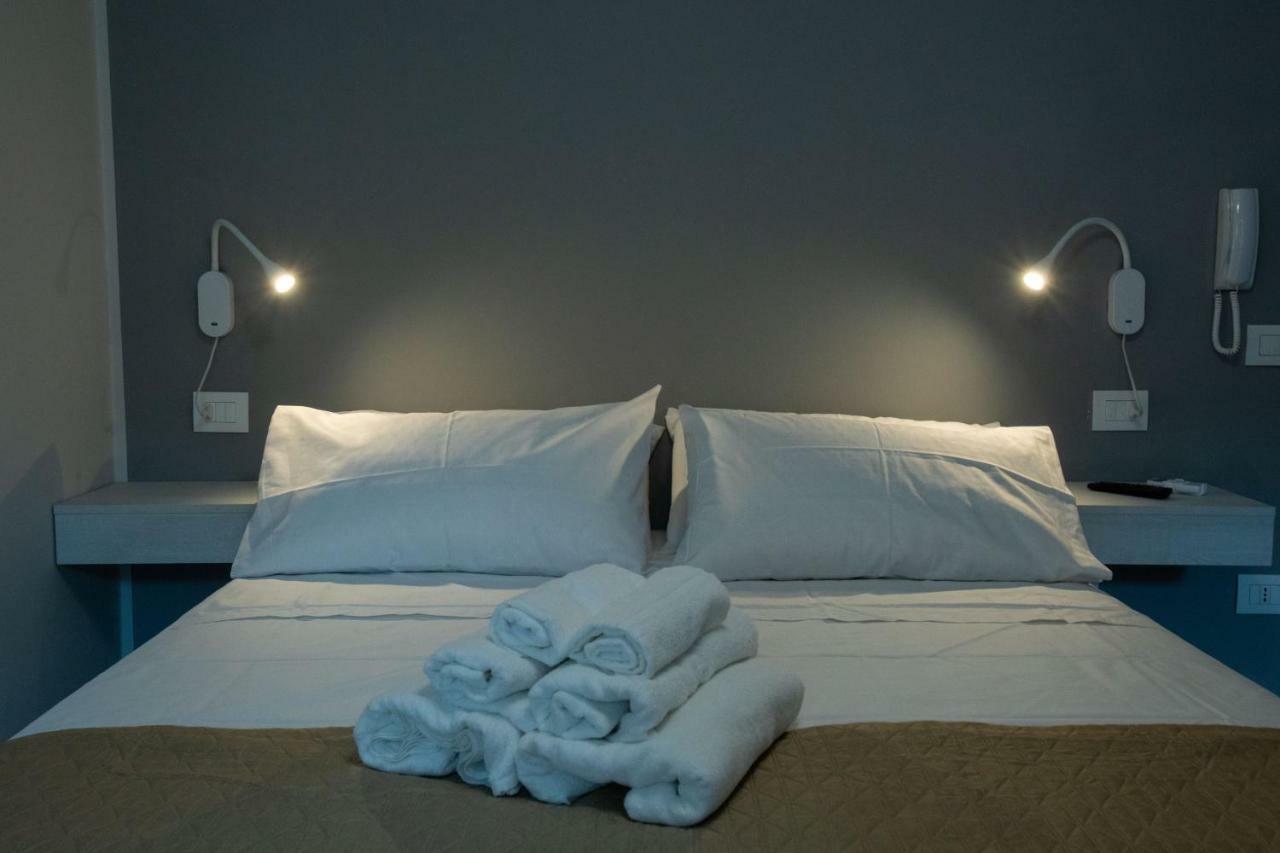 Al 54 Accommodation Сан-Бенедетто-дель-Тронто Екстер'єр фото